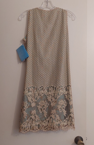 Dress - Picture 5 of 5